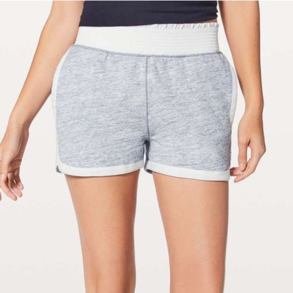 Lululemon Cool & Collected Short *2.5"Heathered Space Dyed Nimbus/Nimbus 6